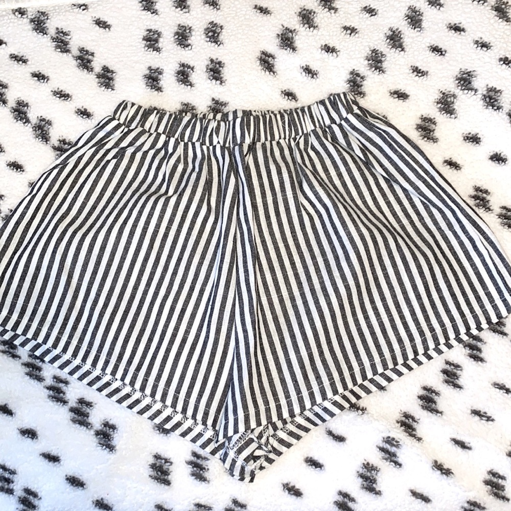 Elastic shorts